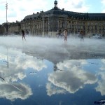 Водное зеркало в городе Бордо, Франция
