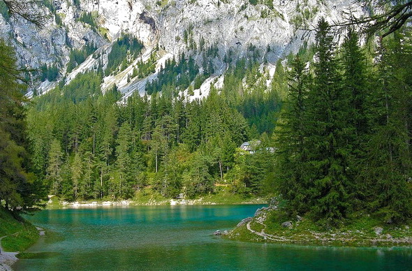 Парк двух стихий -Зеленое озеро в Австрии