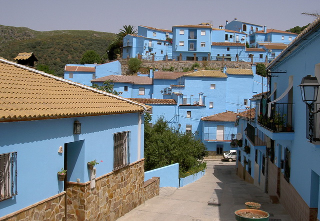 деревня смурфиков в Испании