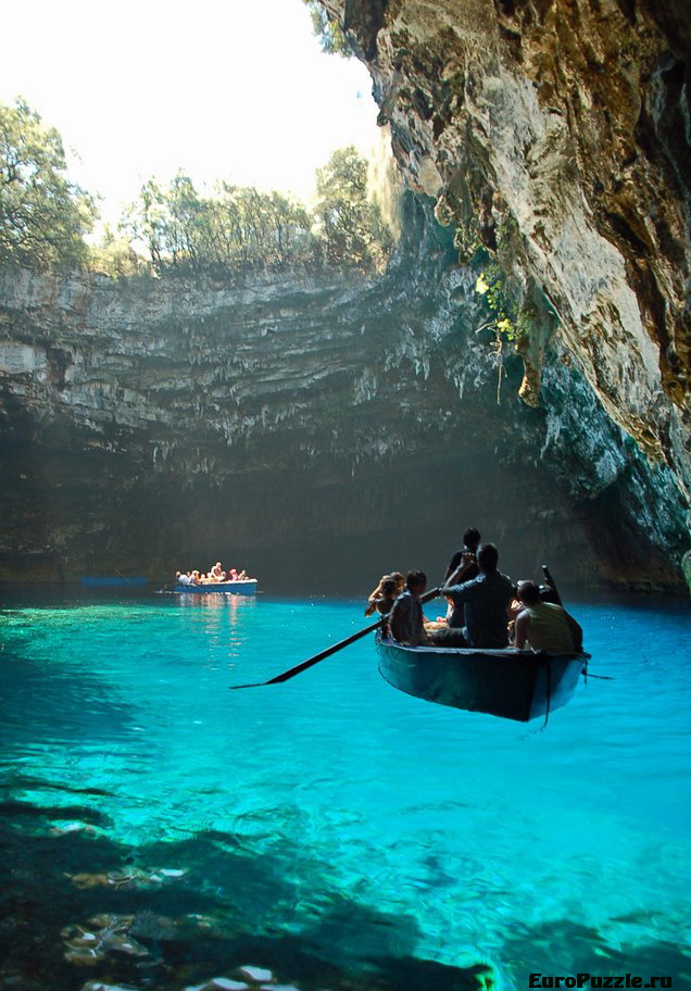 Подземное озеро на острове Кефалония
