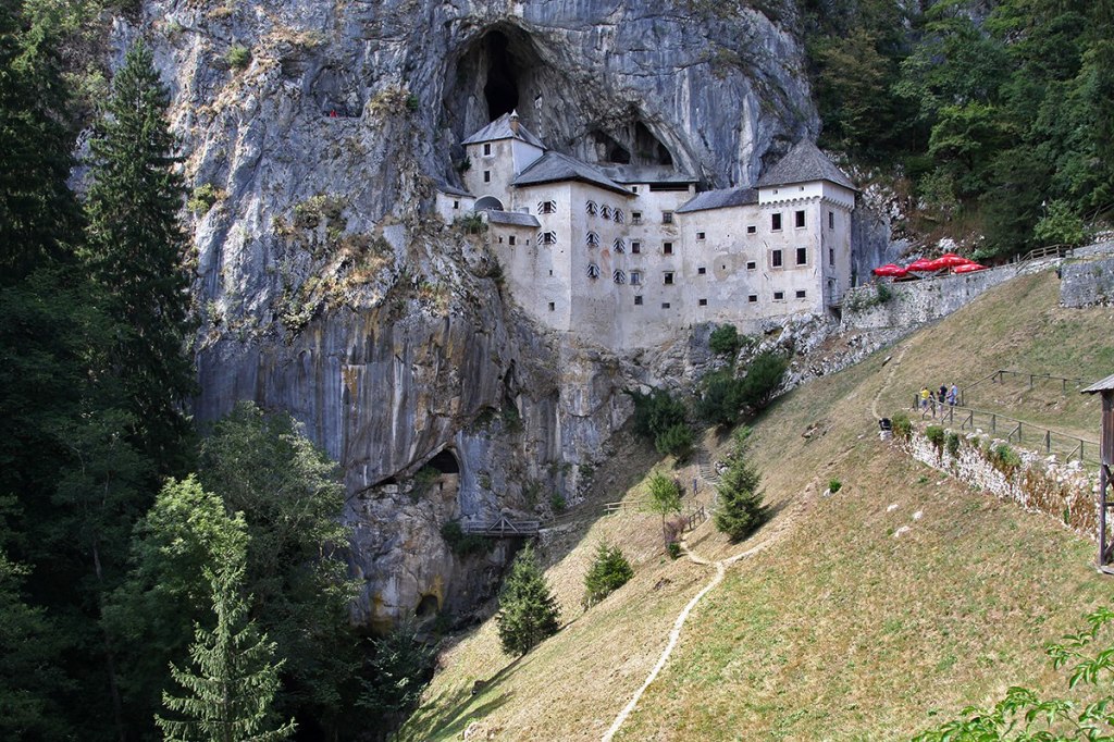 Предъямский замок Словения
